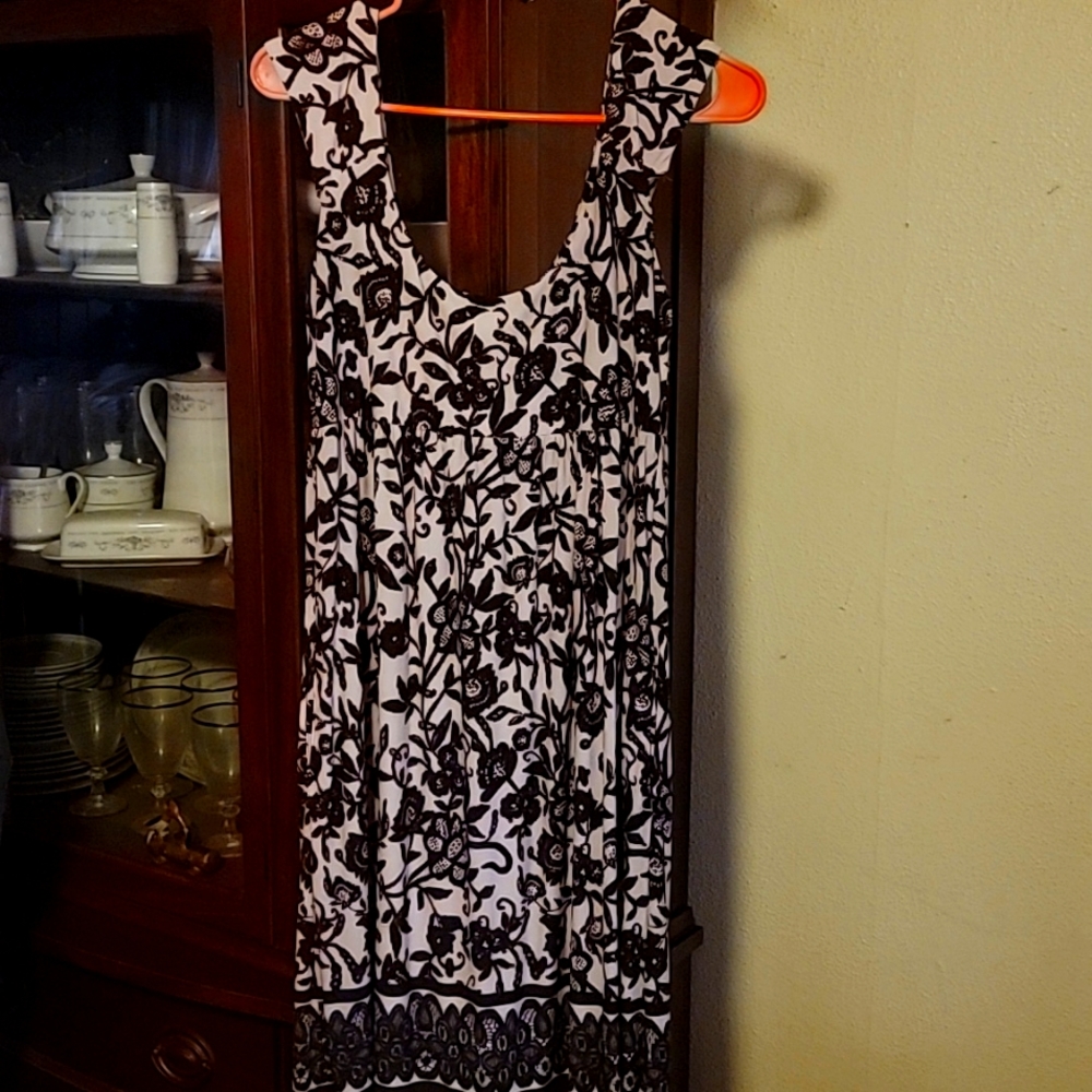 Women's sundress by connected apparel size 10 LIKE NEW CONDITION